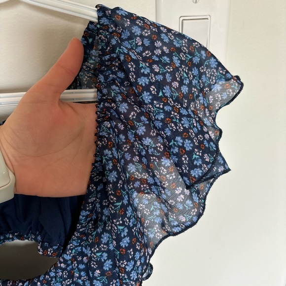 Beautiful Open Back blue floral dress - Picture 5 of 6